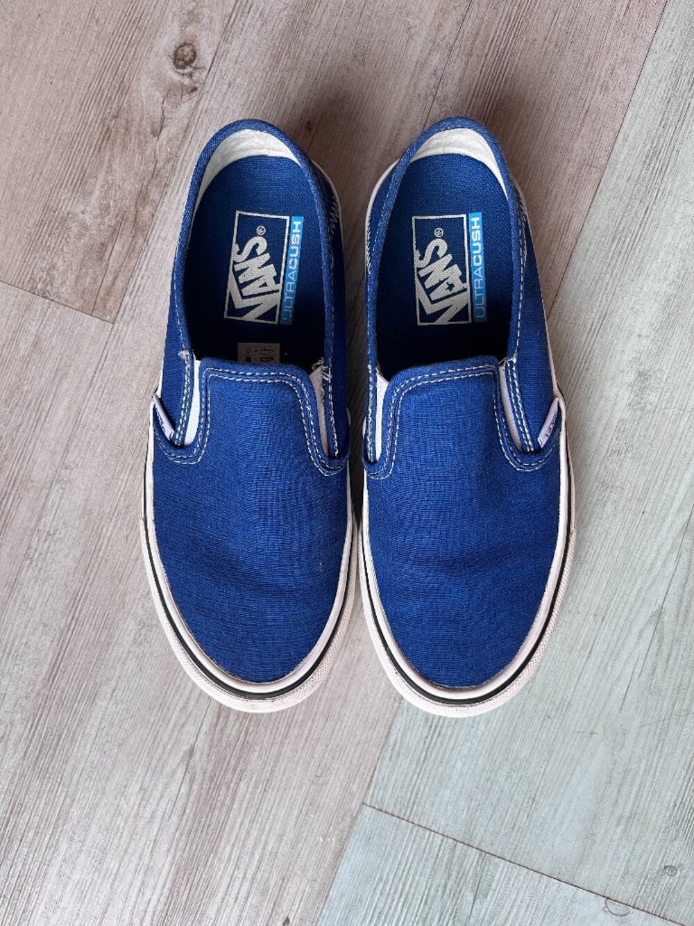 Navy Vans Classic Slip-On with ULTRACUSH (USMen5) (USWomen6.5)